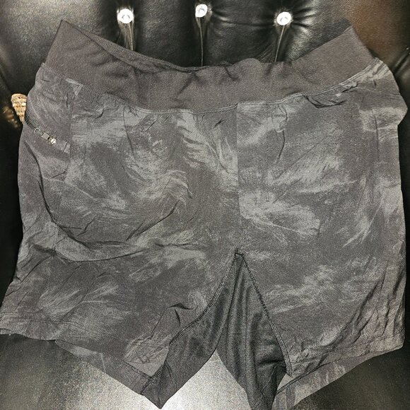 Lululemon Mens Shorts Black Running Active Gym Workout - Picture 1 of 2